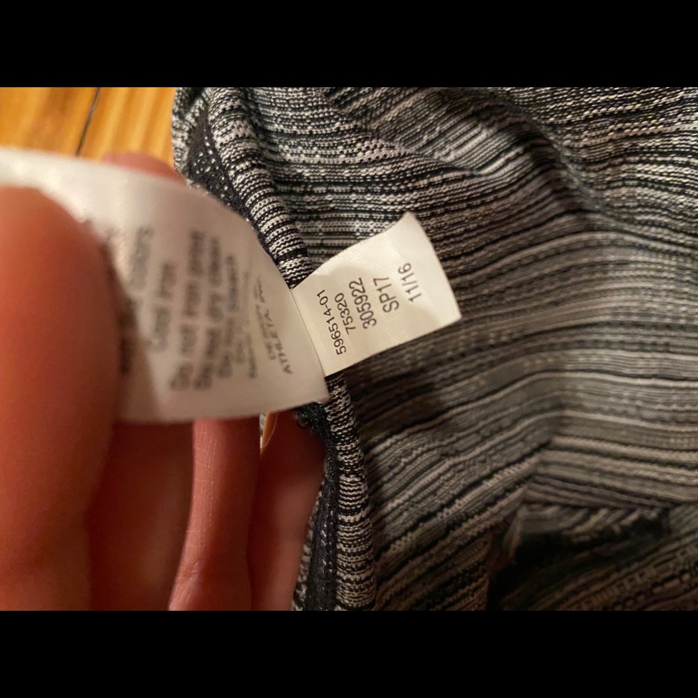 NEW Athleta jacquard mesh chaturanga capri - Picture 11 of 11